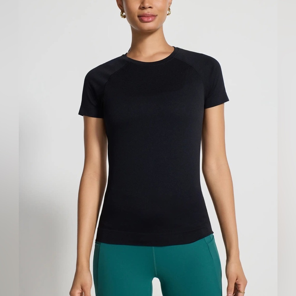 Mondetta Women's Short Sleeve Seamless Tee, Black, Size XL